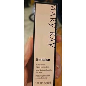 Mary Kay Timewise Matte Wear Liquid Foundation Beige 2